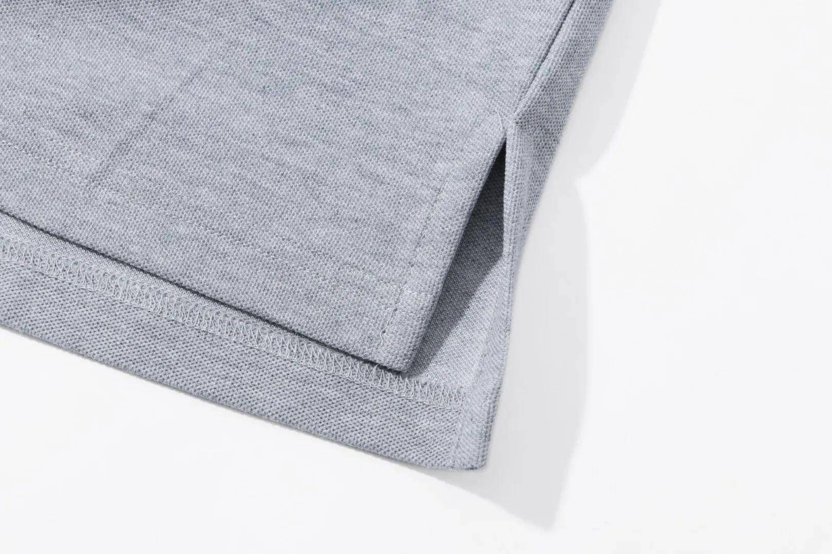 ：RL 002# Ralph Lauren polo T Same Style Size：XS-XL ： White Blue Gray Dark Gray Khaki Green Navy Blue Navy Blue Black Black Pink Classic Quality Classic ！ ！ polo T Classic ！ Same Style！ Quality ！ Size：XS S M L XL ：104/112/116/118/122 ： 66/68/70/72/74 ：44/46.5/48/49.5/51 ：21.5/22.5/23.5/25/26